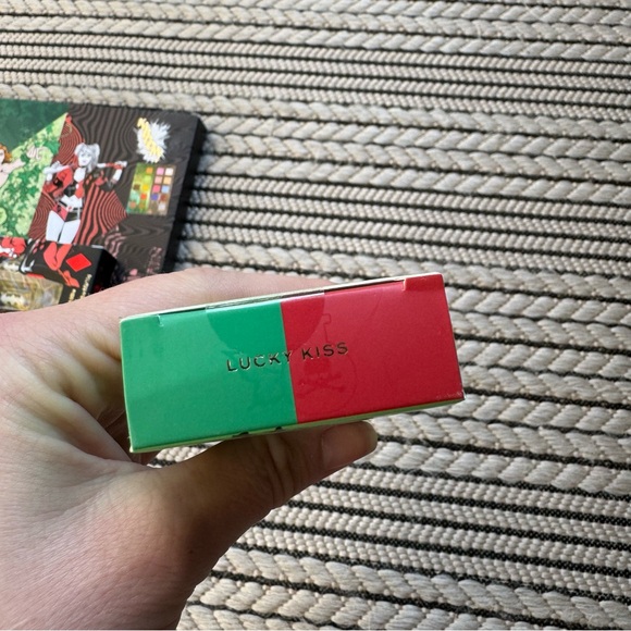 Makeup Revolution DC Poison Ivy & Harley Quinn Eyeshadow Pallette & Lip Kits - Picture 11 of 16